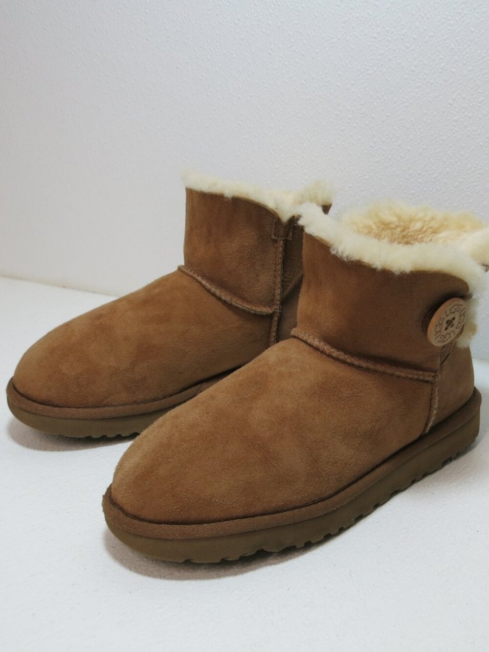 UGG Australia Insulated Women's Suede Winter Boots Warm Footwear 1016422 Sz 8